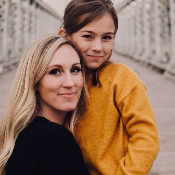 Meet your Posher, Laura - Picture 1 of 1